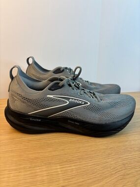 Brooks Men's 11 Glycerin 22 Grey and Black Running Shoes
